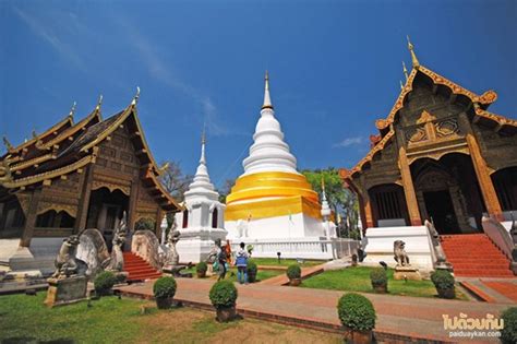 Wat Phra Singh: Uma joia cultural com toques de história milenar e beleza arquitetônica exuberante!